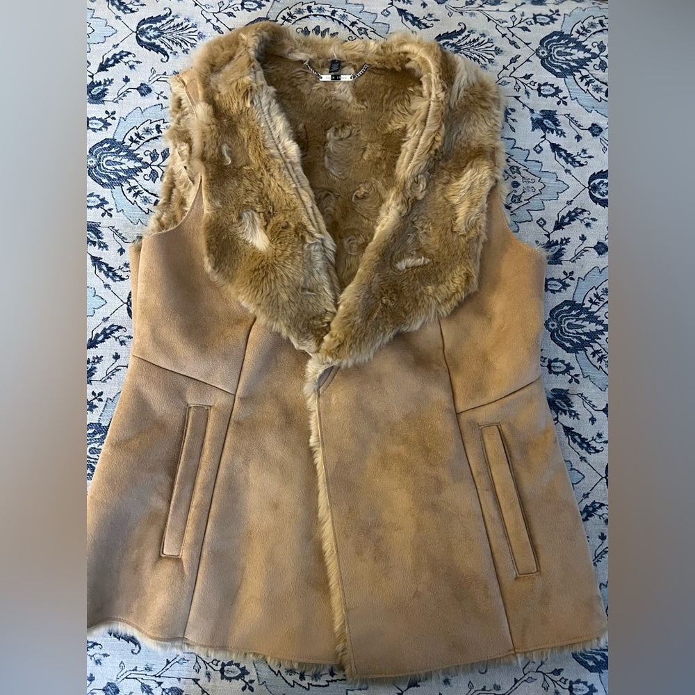 White House Black Market faux suede and faux fur vest in a tan color size large
